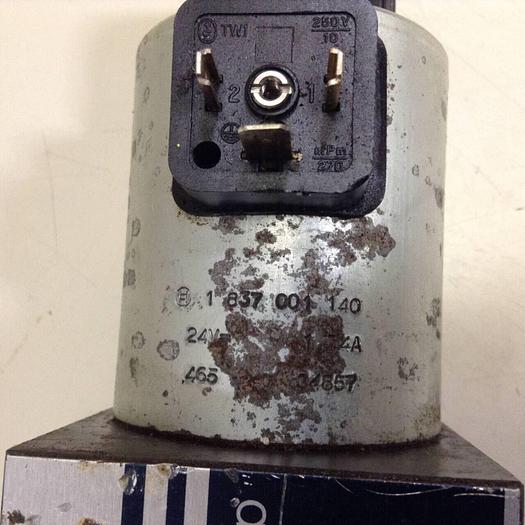 Used BOSCH Hydraulic Valve 0 810 001 825 #72603