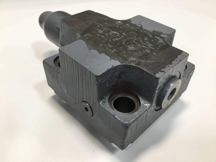 Used VICKERS Valve CVCS25C3S2W24510S32AP10 #98916