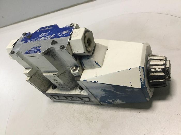 Used VICKERS Tokimec Directional Control Valve DG4V52AMP7LH740 #102597