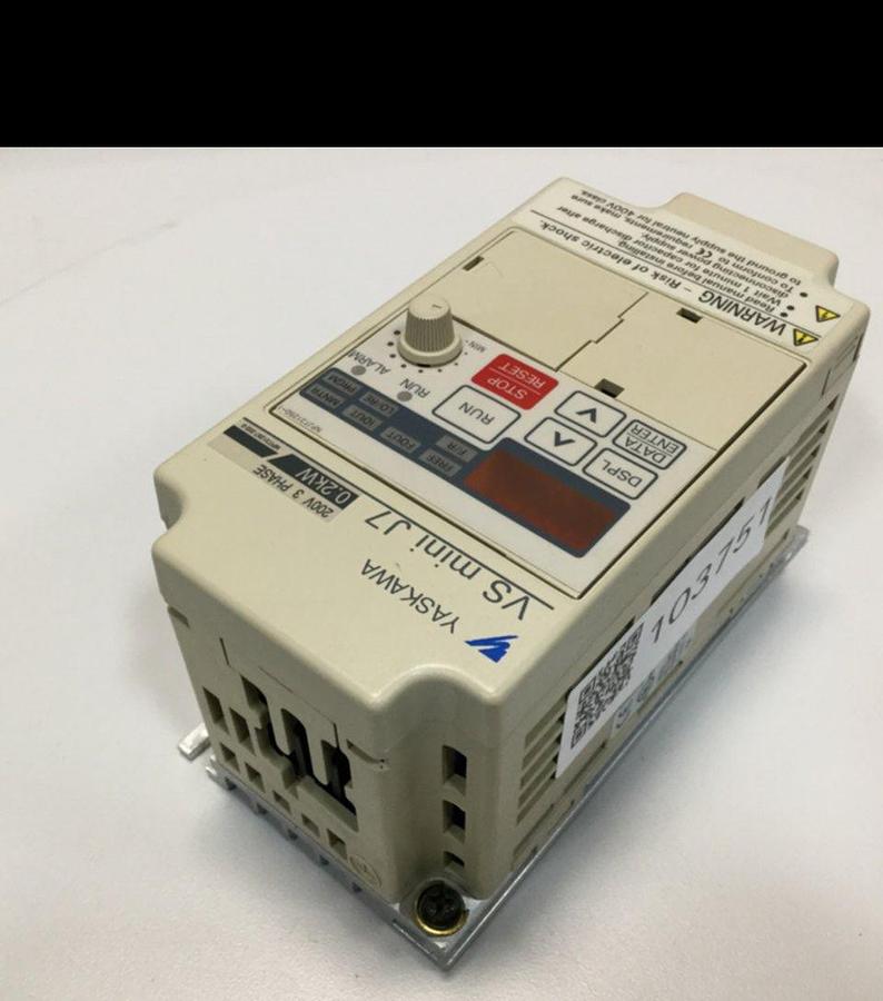 Used YASKAWA VS Mini J7 Drive CIMR-J7AA20P2 USED
