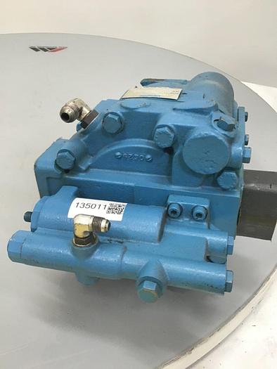 Used VICKERS Hydraulic Piston Pump PVE35QR122C21V1721 Used
