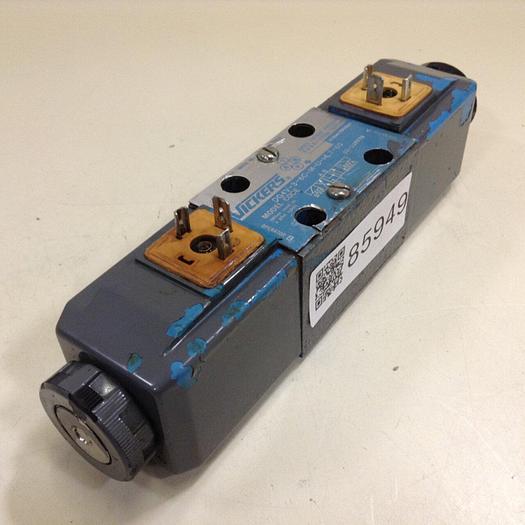 Used VICKERS Directional Valve DG4V-3-6C-M-U-HL7-60 Used