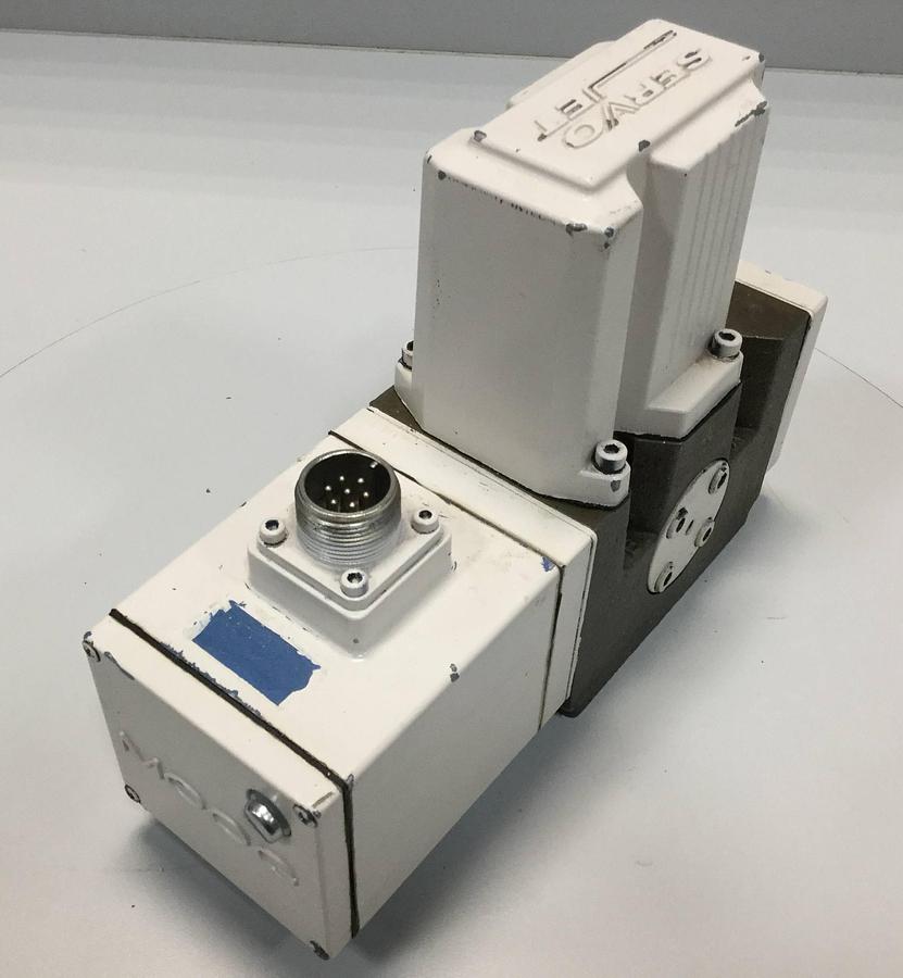 Used MOOG D661-5009 SERVO JET HYDRAULIC VALVE USED 