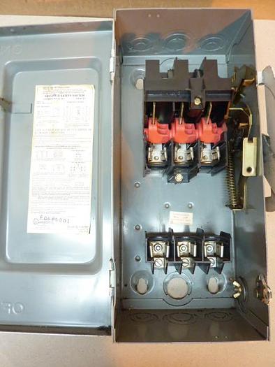 Used SQUARE D 30 Amp Safety Disconnect Switch H361 E1 Used