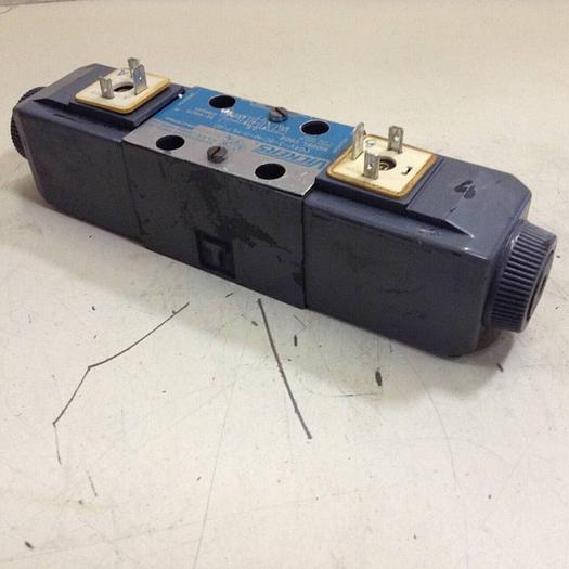 Used VICKERS Directional Valve DG4V-3-6C-M-U-HL7-60 Used