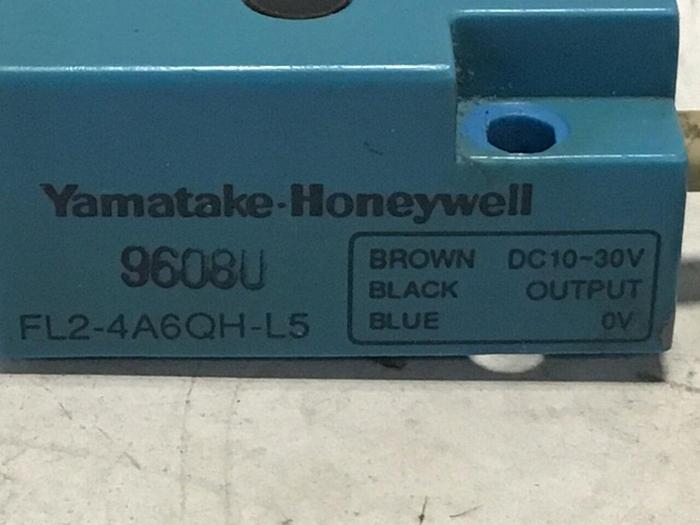Used YAMATAKE Proximity Switch FL2-4A6QH-L5 #128273