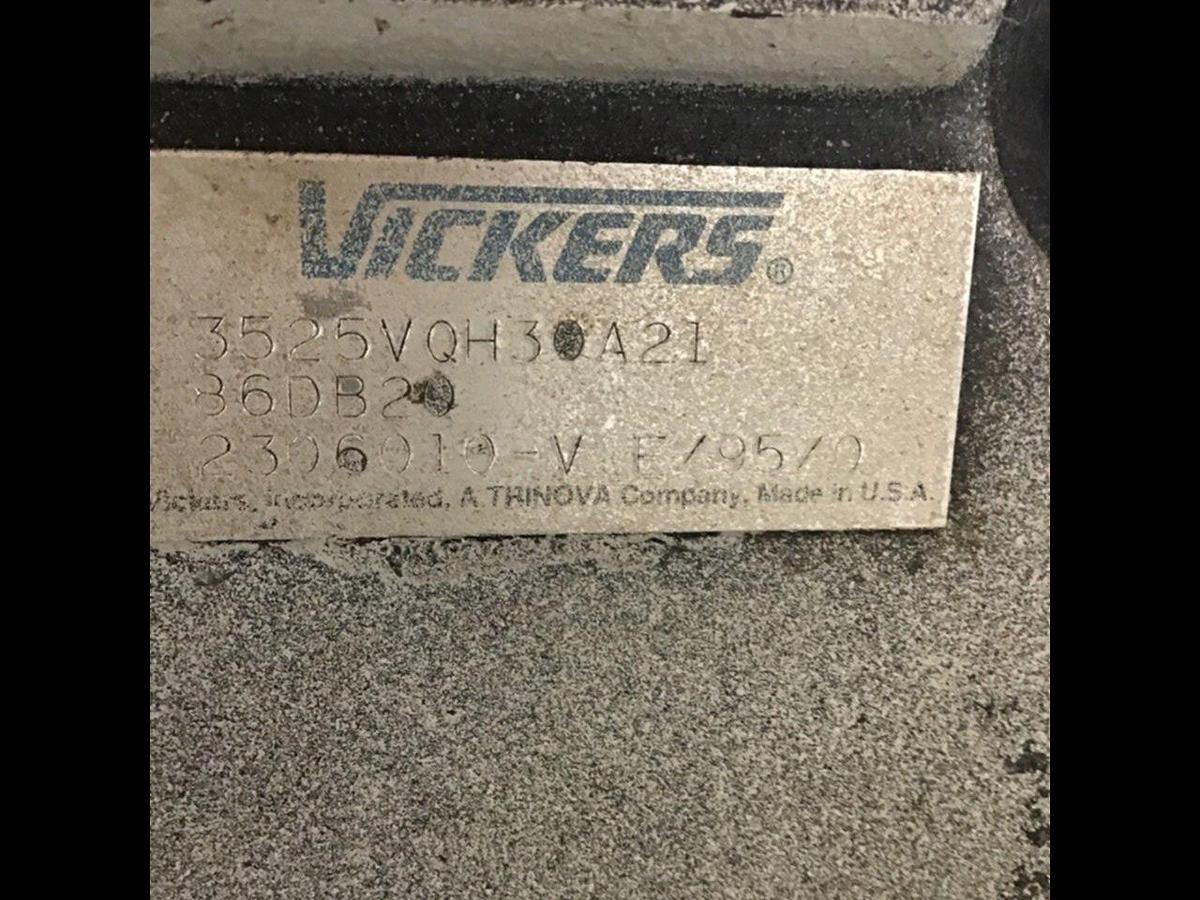 Used VICKERS Pump 3525VQH30A21 #138749