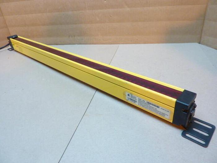 Used STI Light Curtain Transmitter MS4800S-30-680-X-SC1 Used