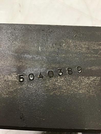 Used CINCINNATI MILACRON Sliding Platen Shoe 5040389 #123902