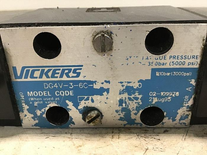 Used VICKERS Directional Valve DG4V-3-6C-M-U-HL7-60 Used