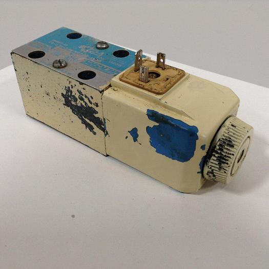 Used VICKERS Directional Hydraulic Valve DG4V322AMUHL760 Used