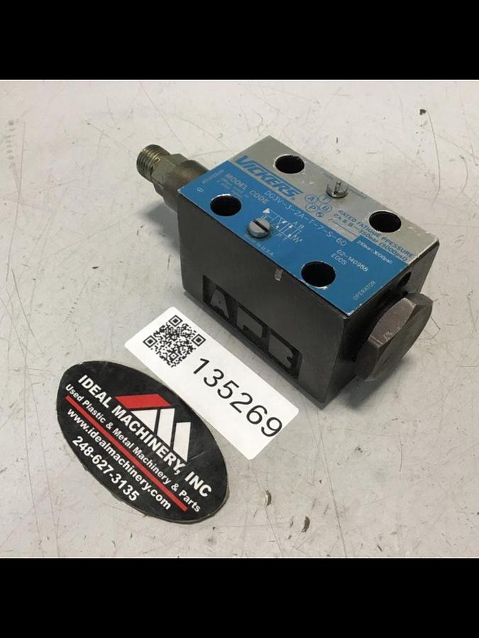 Used VICKERS Valve DG3V-3-2A-T-7-S-60 Used
