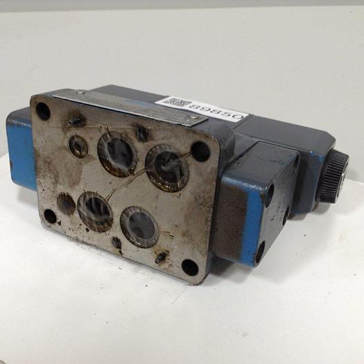 Used VICKERS Valve DG4V-3-6C-M-U-HL7-60-B13 Used