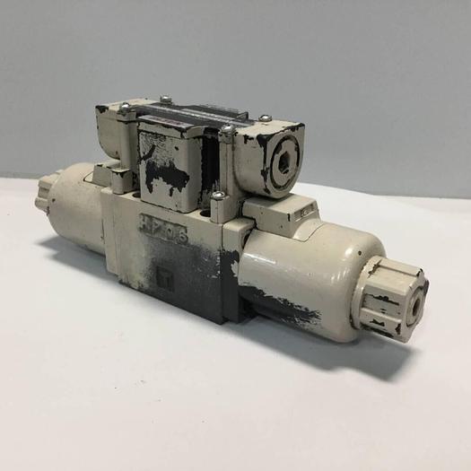 Used NACHI Directional Control Valve SS-G01-CL2K-GR-D2-9331A #91579