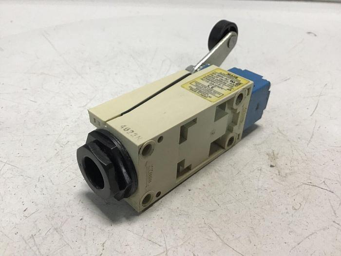 Used NAIS Rolled Arm Limit Switch AZD1004T03 #122062