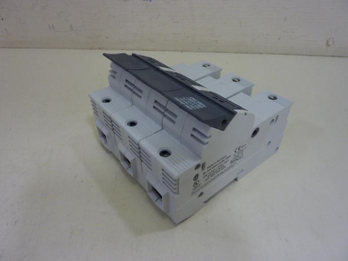 Used ALLEN BRADLEY 30 Amp Fuse Block 1492-FB3J30 #58685