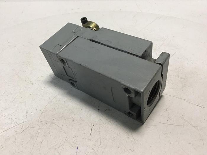 Used SQUARE D Limit Switch 9007-C54B #122147