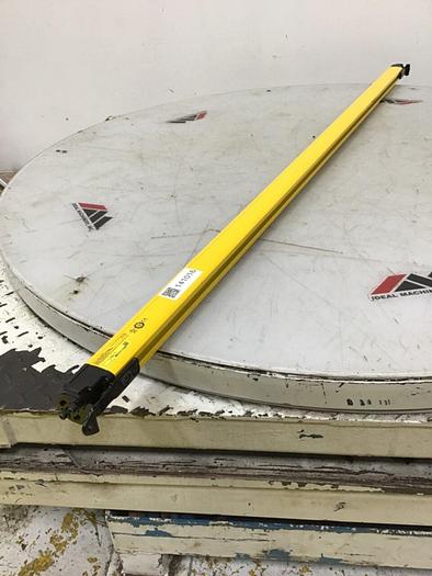 Used KEYENCE CORP Light Curtain GL-R72H-R USED