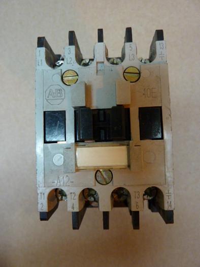 Used ALLEN BRADLEY Contactor 100-A12ND3 SER B #30081
