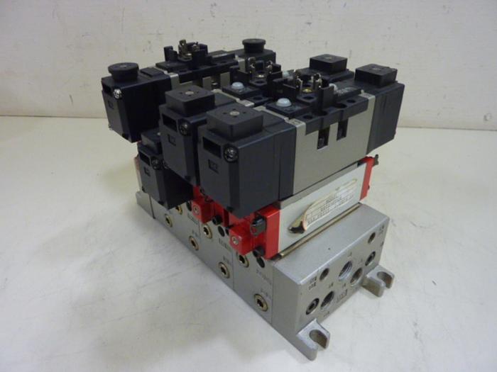 Used SMC Control Block w/ Valves VS7-6-FG-D-3Z #60103