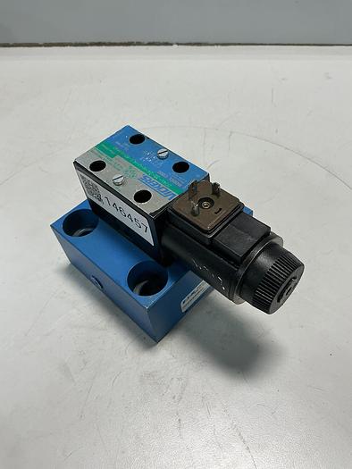 Used VICKERS DG4V-3S-2A-M-U-HL7-60-EN490