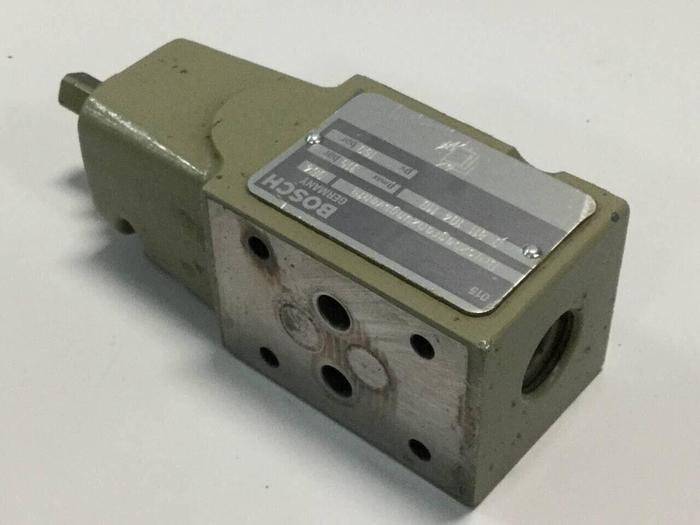 Used BOSCH Valve 0 811 104 102 #5814