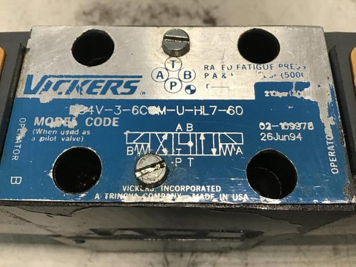 Used VICKERS Directional Valve DG4V-3-6C-M-U-HL7-60 Used