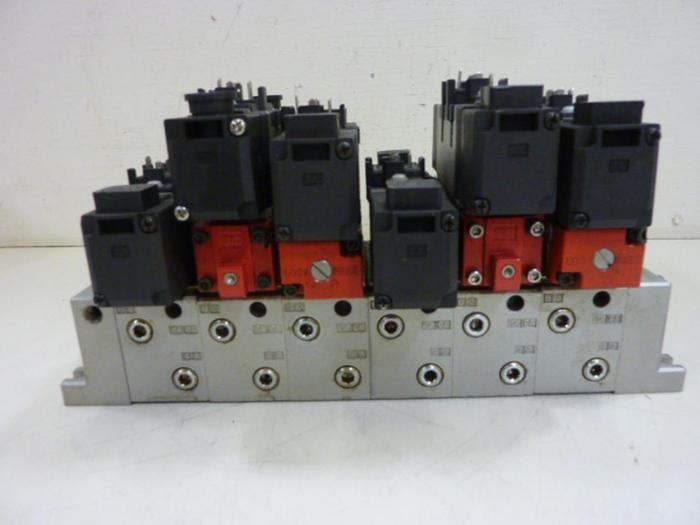 Used SMC Control Block w/ Valves VV71-PR-02 #60101