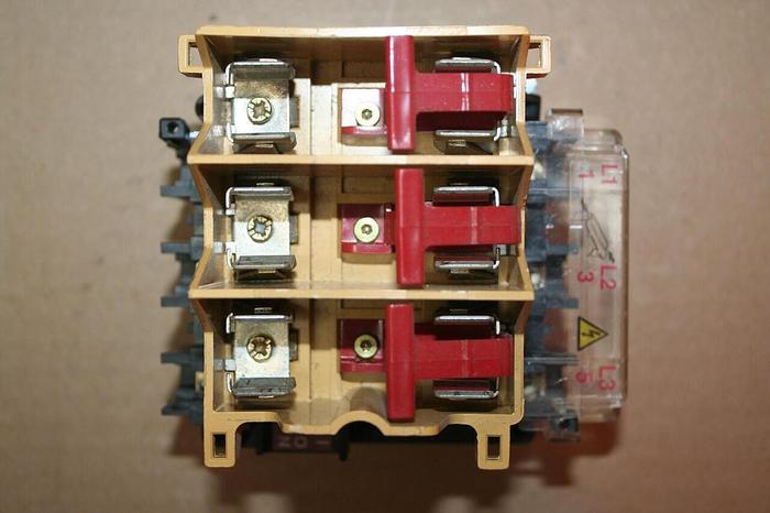 Used ALLEN BRADLEY 30 Amp Disconnect Switch 194R-NJ030P3 SER B #25763