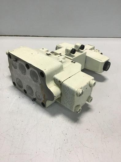 Used VICKERS Valve DG5V-H8-6C-E-T-P7-H-80-JA541 #142156