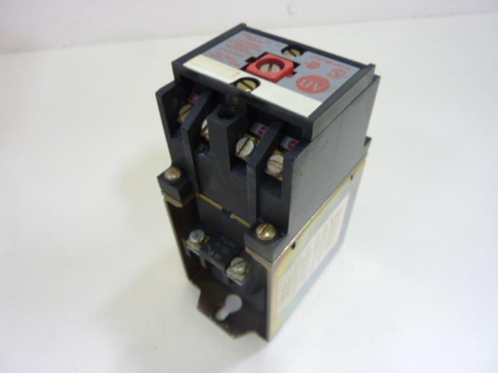 Used ALLEN BRADLEY DC Relay 700DC-PH200Z24 SER A #45846