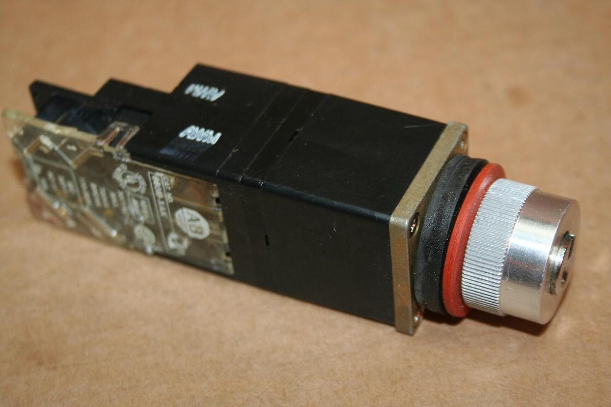 Used ALLEN BRADLEY Selector Switch 800MR-H33B Used