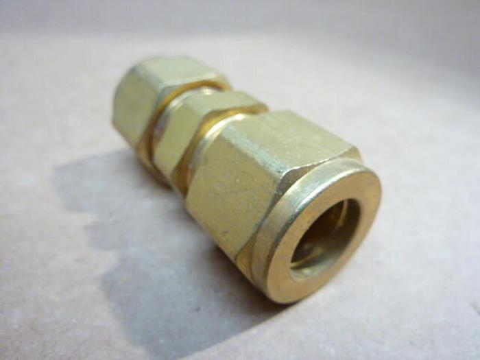 HY-LOK Brass Tube Fitting CUA8-BRAS #39379 SCRAPPED / DNL