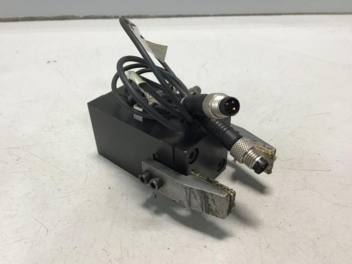 Used PHD INC Parallel Gripper GRD141-1-2551 #129077