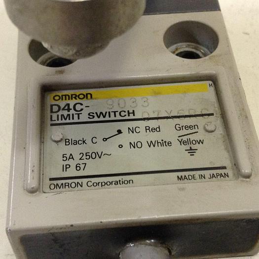Used OMRON Limit Switch D4C-9033 #83664