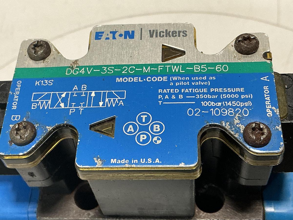 Used VICKERS DG4V-3S-2C-M-FTWL-B5-60