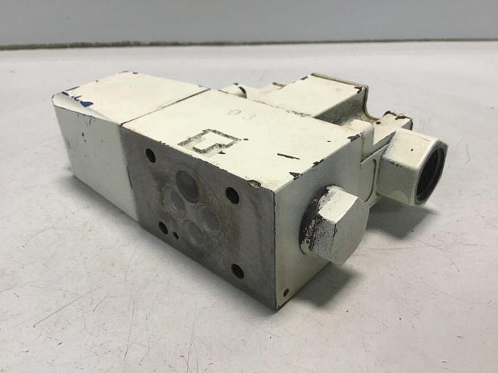 Used VICKERS Tokimec Directional Control Valve DG4V-3-2AL-M-P7-H-7-50 #142036
