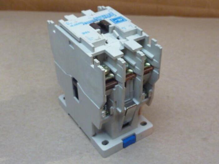 Used CUTLER HAMMER Contactor CE15ENS2 USED