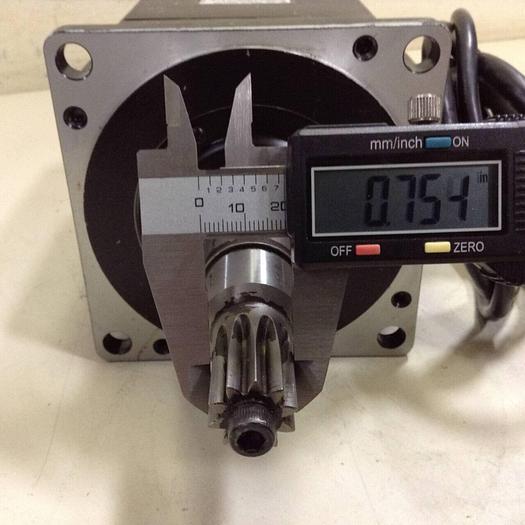 Used YASKAWA AC Servo Motor SGMP-15AWYR11 #79195