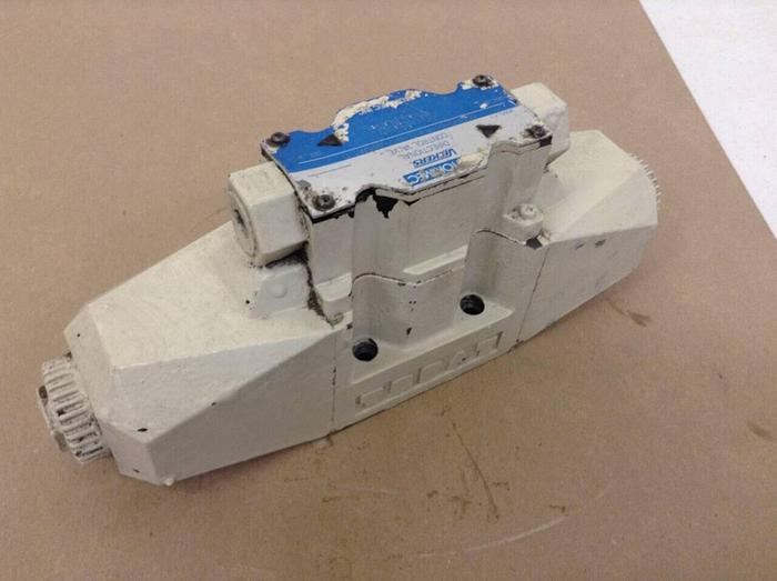 Used VICKERS Directional Control Valve DG4V56CMP7LH630JA170 #70821