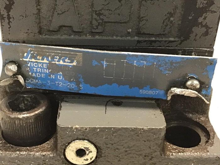 Used VICKERS Valve DG4V3S22AMUHL760EN490 Used