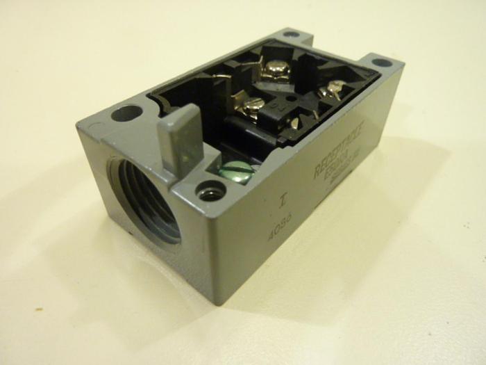 CUTLER HAMMER Limit Switch Receptacle E50RA #43318