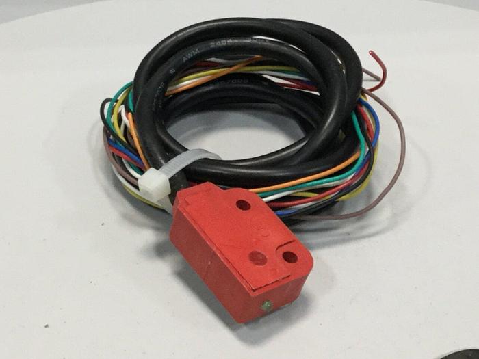 Used IDEM SAFETY SWITCHES Coded Miniature Switch 114105 #103706