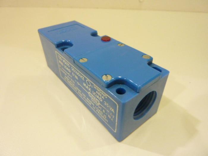 ISSC Proximity Switch 1220-1-B-1 #43282