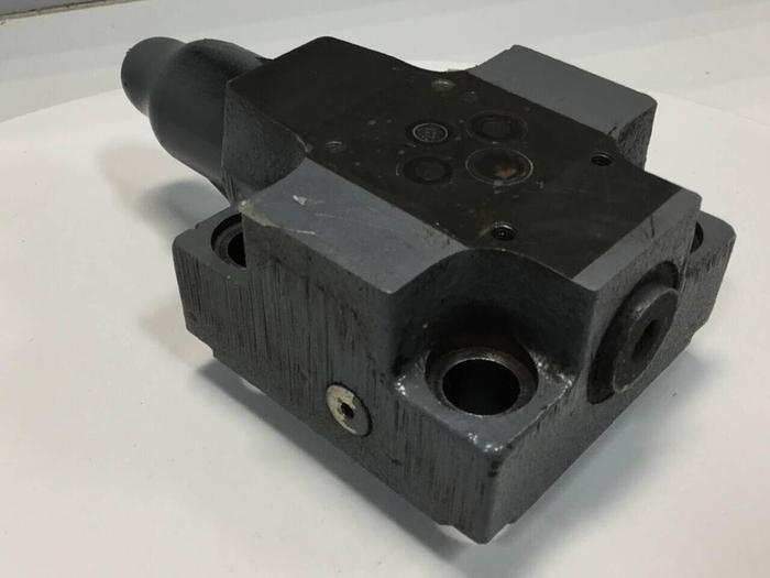 Used VICKERS Valve CVCS25C3S2W24510S32AP10 #99061