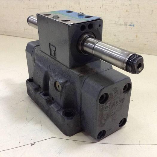 Used VICKERS Valve DG5S4-0431C-E-T-M-U-HL7-B13-60-EN502 #88272