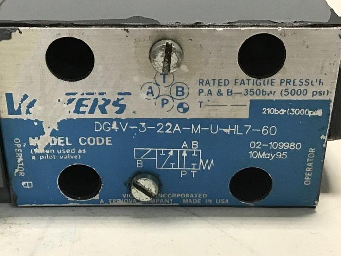 Used VICKERS Valve DG4V-3-22A-M-U-HL7-60 Used