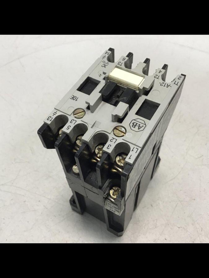 Used ALLEN BRADLEY Contactor 100-A12NZ.3 SER B Used