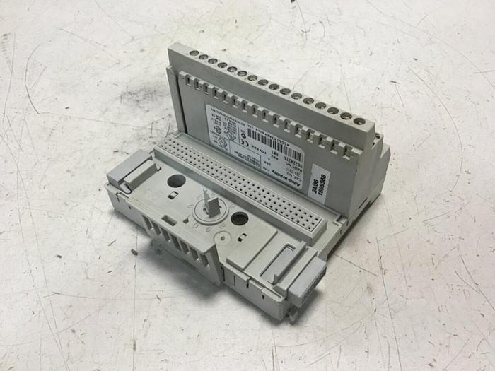 Used ALLEN BRADLEY Flex Terminal Bus 1794-TB3T SER A USED