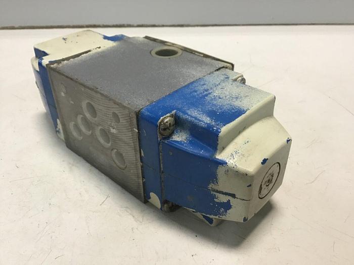 Used VICKERS Valve DG4S50CWT11S523 #138012